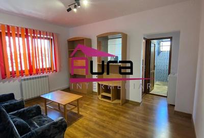Apartament cu 3 camere semidecomandat în Central
