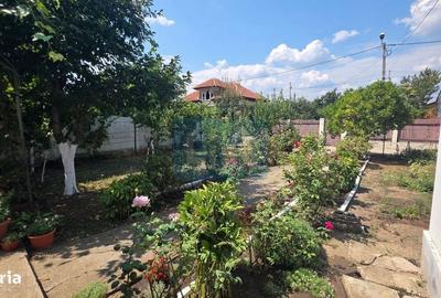 Casă cu 3 camere în 23 August