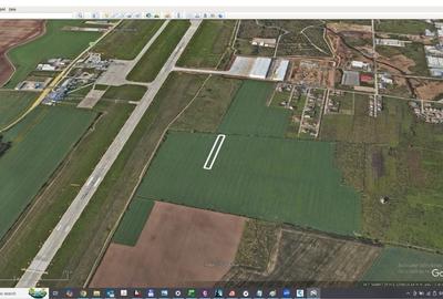 Teren de 4350 mp, în Aeroport - 1