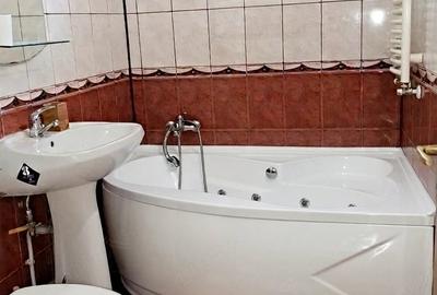 Apartament cu 3 camere semidecomandat în Central - 5
