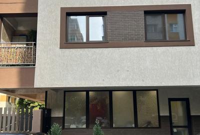 Casă individuală cu 4 camere cu Canalizare în Rahova