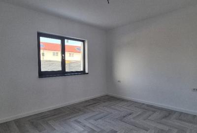 Casă cu 4 camere în Clinceni - 2