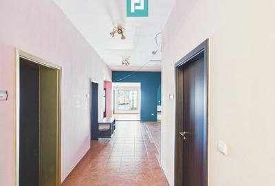 Casă individuală cu 10 camere cu Canalizare în Torontalului - 1