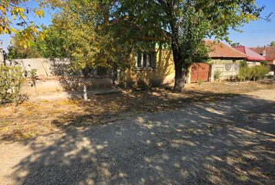 Casă cu 3 camere în Chișirid