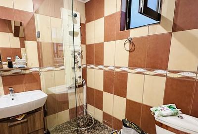 Casă cu 6 camere cu Teren 500 Mp în Rediu - 5