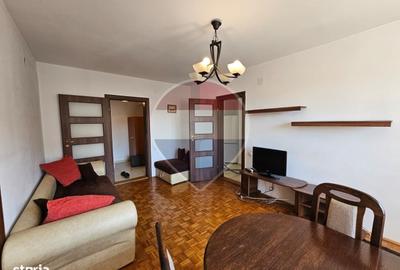 Apartament cu 3 camere semidecomandat în Central