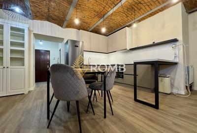 Apartament cu 2 camere semidecomandat, mobilat în Central