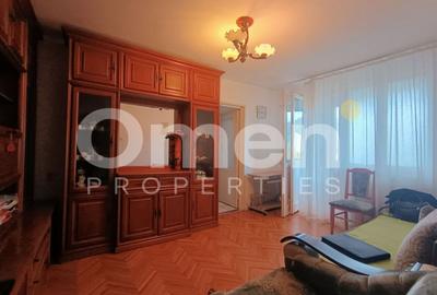 Apartament cu 3 camere semidecomandat, mobilat în Central