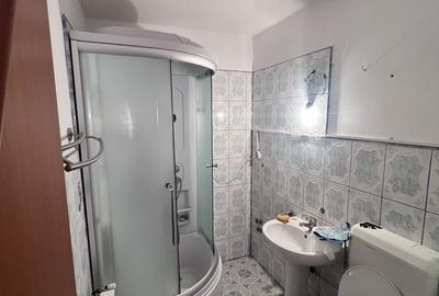 Apartament cu 2 camere decomandat în Micro 6 - 1