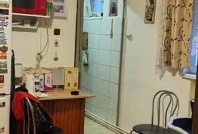 Apartament cu 2 camere nedecomandat în Rovinari