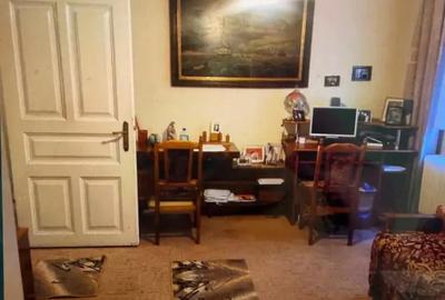 Casă cu 4 camere cu Teren 570 Mp în Central