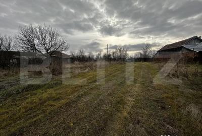 Teren de 4000 mp, în Debarcader - 3
