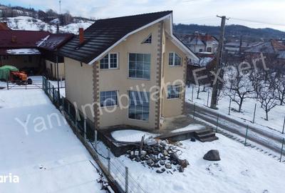 Casă cu 4 camere cu Teren 407 Mp în Țițești - 7