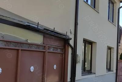 Casă cu 5 camere cu Teren 37 Mp în Central - 6