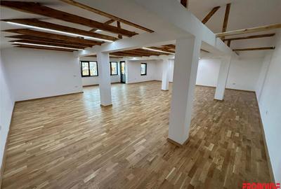 Spațiu comercial, de 210 mp, în Central - 2