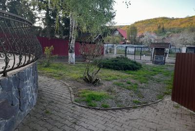 Casă cu 4 camere în Bărdești - 2
