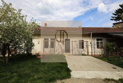 Apartament cu 2 camere semidecomandat, mobilat în Central