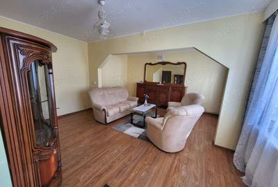 Apartament cu 3 camere semidecomandat în Baia Sprie