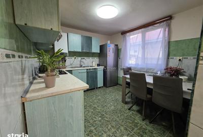 Casă cu 5 camere cu Teren 438 Mp în 23 August - 16