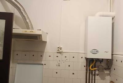 Apartament cu 2 camere decomandat în Tractorul - 2