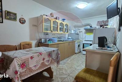 Casă cu 4 camere cu Teren 540 Mp în Central - 2