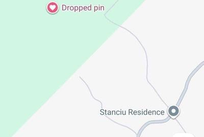 Teren de 4800 mp, în Văcarea
