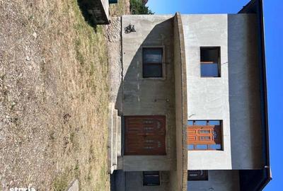 Casă cu Teren 1800 Mp în Central - 2