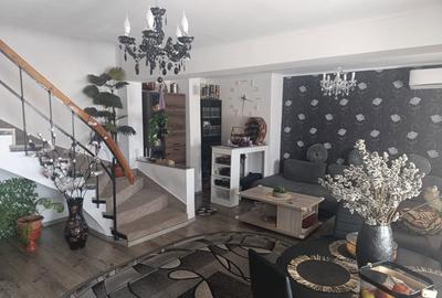 Apartament cu 4 camere decomandat în Cetate - 2