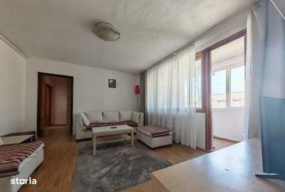 Apartament cu 3 camere semidecomandat în Obor