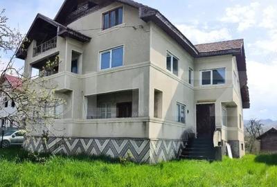 Casă cu Teren 1755 Mp în Malu cu Flori - 13