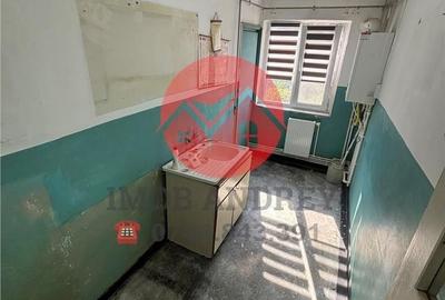 Apartament cu 3 camere decomandat în Piața Nouă