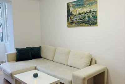 Apartament cu 2 camere decomandat în Medicină