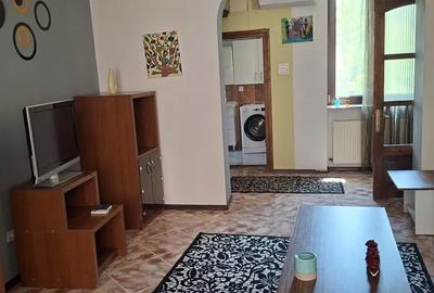 Apartament cu 3 camere decomandat, mobilat în Ultracentral