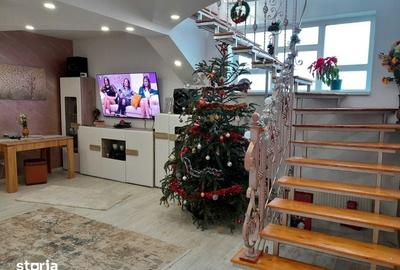 Casă cu 4 camere cu Teren 220 Mp în Central