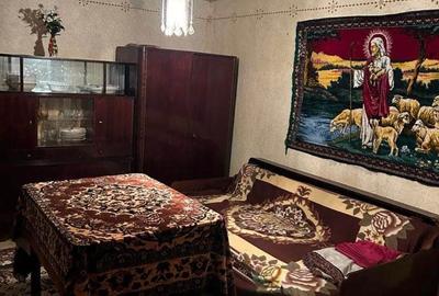 Casă cu 3 camere în Central