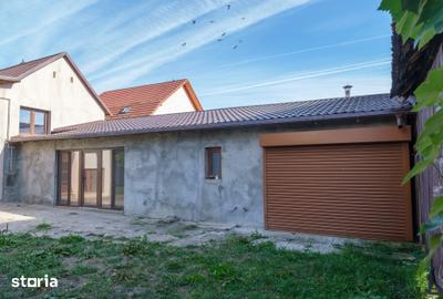 Casă cu 5 camere cu Teren 1352 Mp în Central