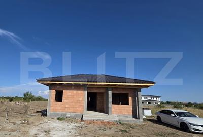 Casă individuală cu 3 camere cu Canalizare în Aurel Vlaicu