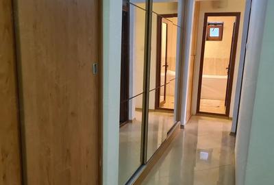 Apartament cu 3 camere decomandat în C5 - 3