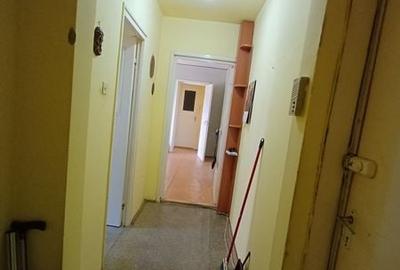 Apartament cu 2 camere semidecomandat în Griviței