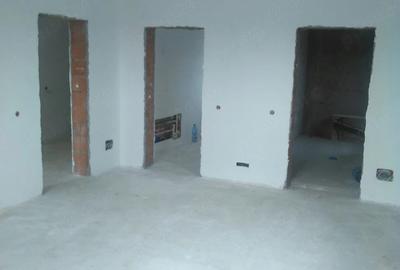 Casă cu Teren 1093 Mp în Central - 5