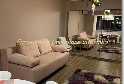 Apartament cu 2 camere decomandat în Casa de Cultură