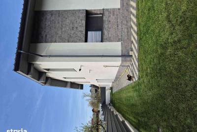 Casă cu 4 camere cu Teren 500 Mp în Coman