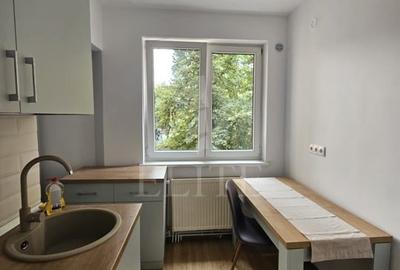 Apartament cu 2 camere decomandat, mobilat în Central