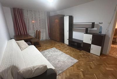 Apartament cu 2 camere decomandat în 1 Mai