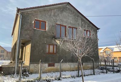 Casă cu 4 camere cu Teren 320 Mp în Central - 2