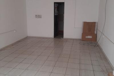 Spațiu comercial, de 33 mp, în Micro 17