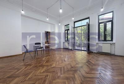 Apartament cu 4 camere semidecomandat în Cișmigiu