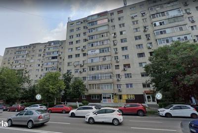 Apartament cu 2 camere decomandat în Casa de Cultură