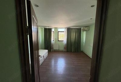 Apartament cu 4 camere semidecomandat în Central - 3