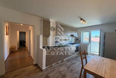 Apartament cu 3 camere decomandat în Aradului
